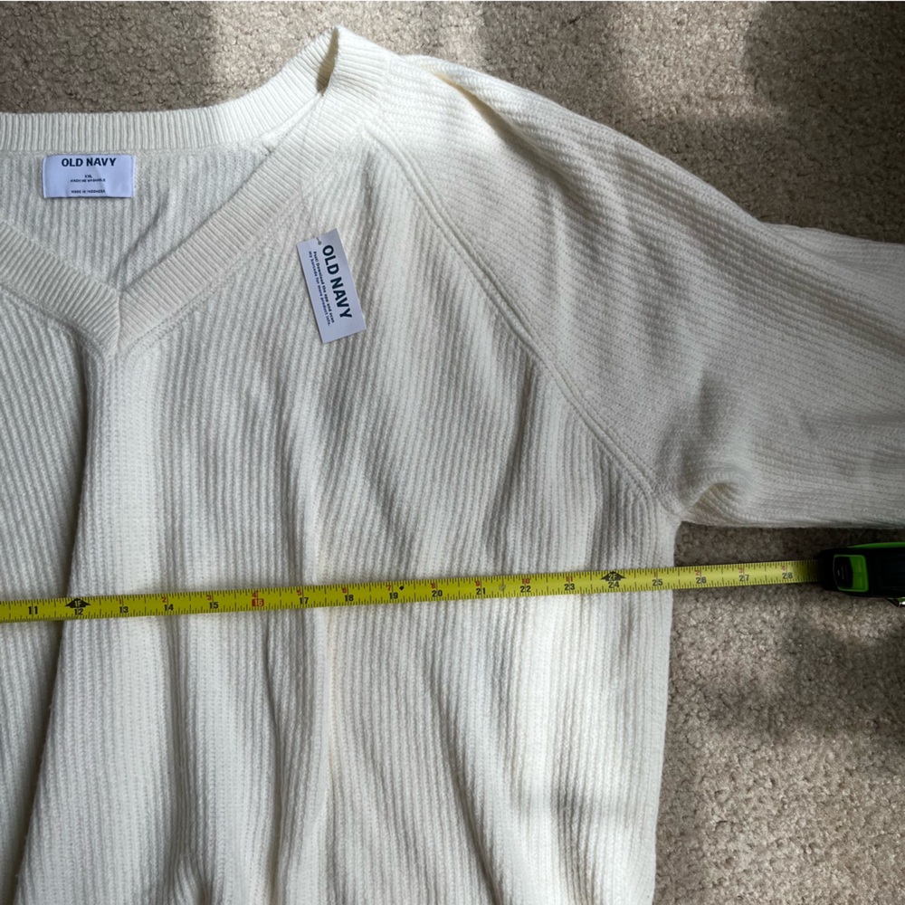 NWT Old Navy SoSoft Loose V-Neck Sweater Creme De La Creme - Picture 7 of 8